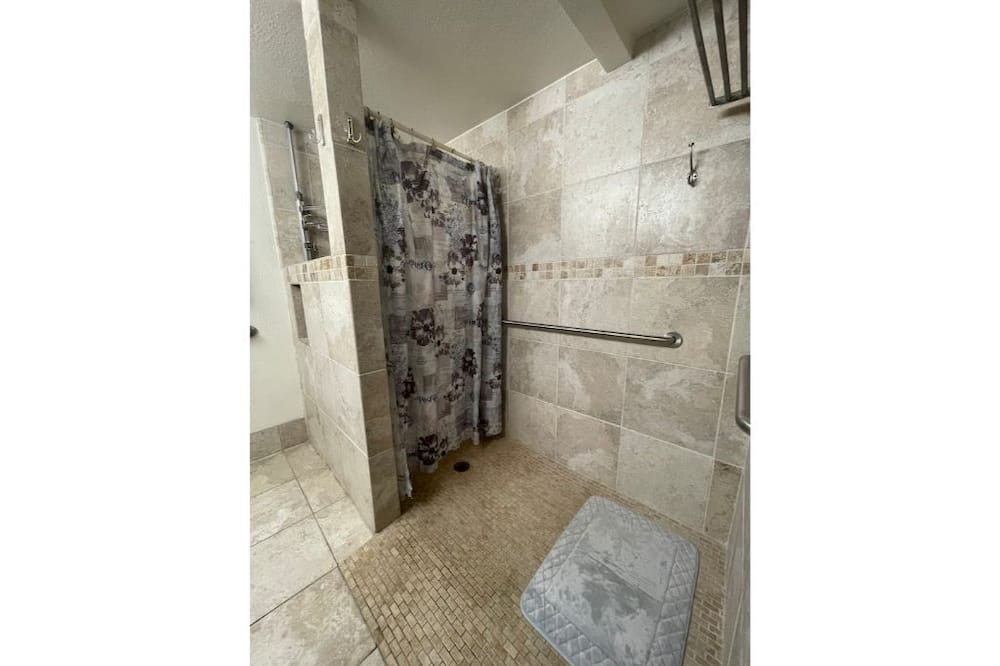 Photo of Bathroom in Kalihi Valley