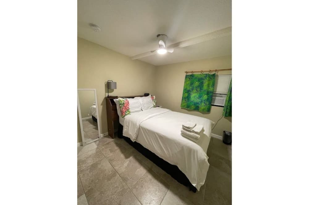 Photo of Bedroom in Kalihi Valley