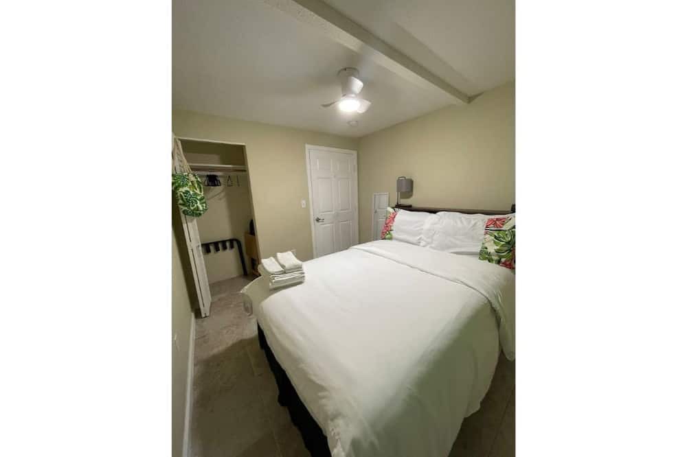 Photo of Bedroom in Kalihi Valley