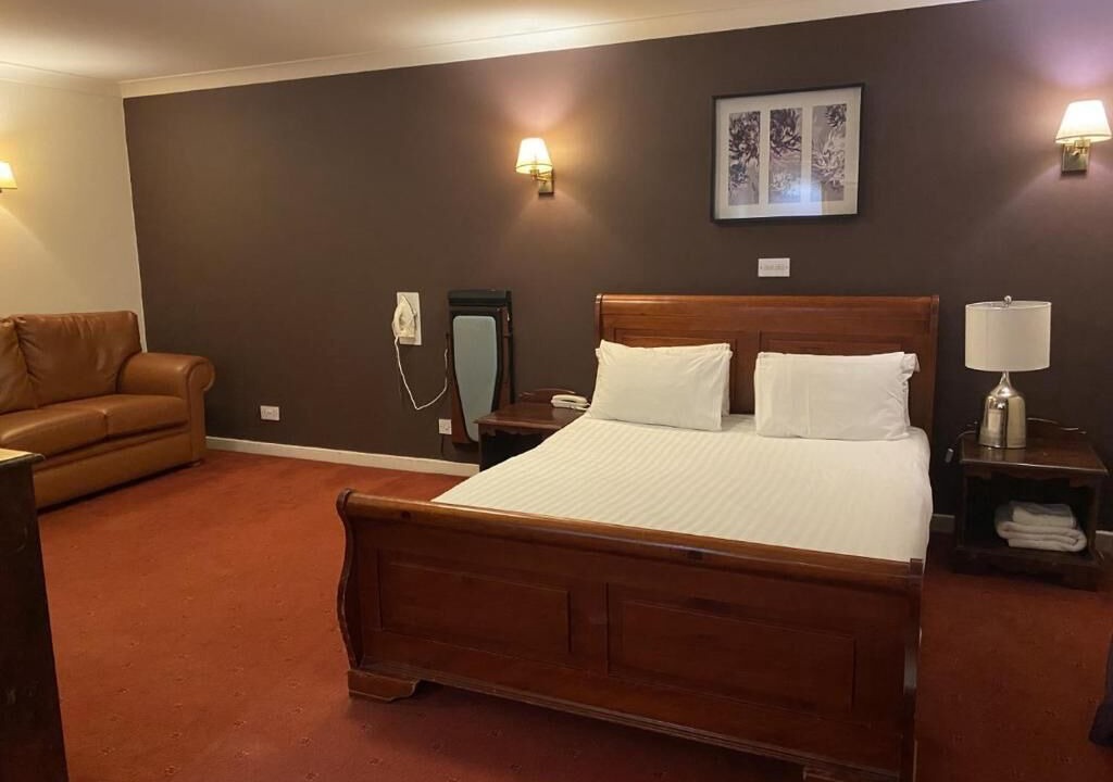 Photo of Others in Leigh