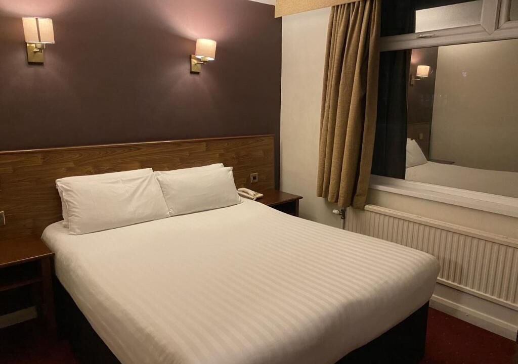 Photo of Bedroom in Leigh