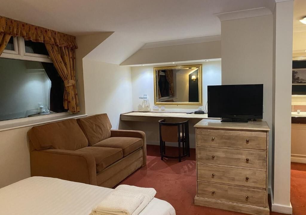 Photo of Others in Leigh