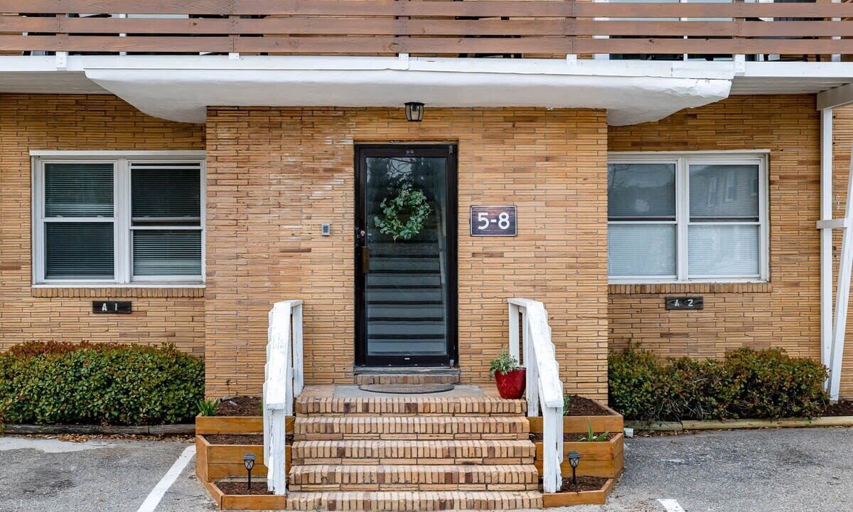 Photo of Outdoor in Cottage Line