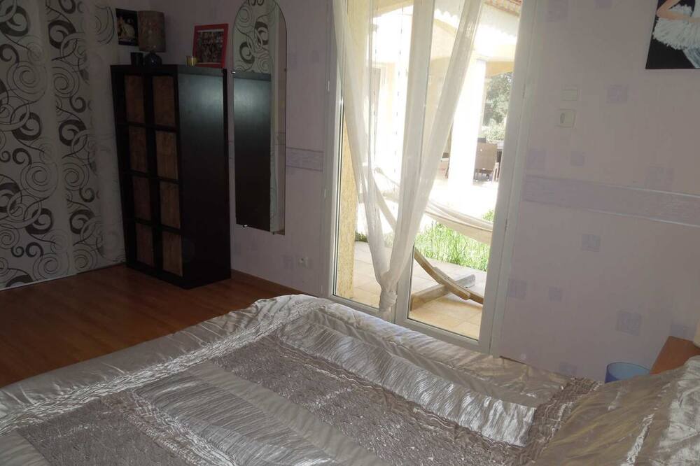 Photo of Bedroom in Saint-Paul-et-Valmalle