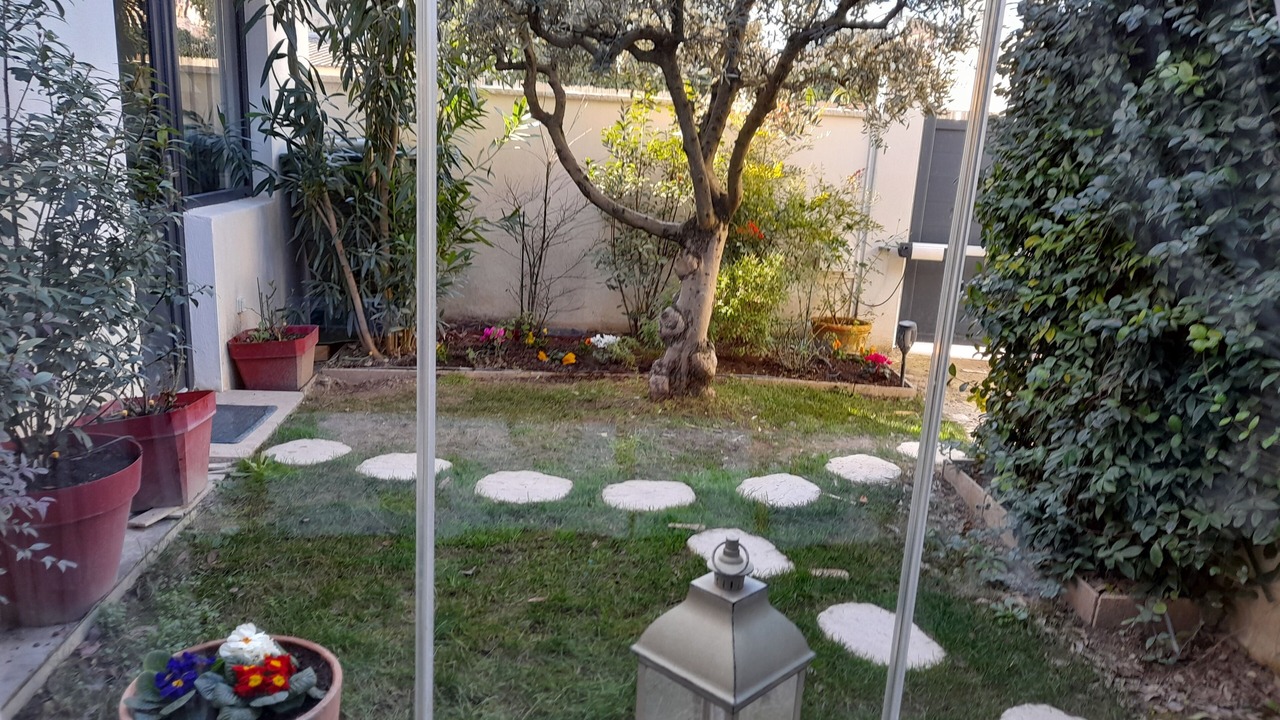 Photo of Outdoor in Jonquieres-Saint-Vincent