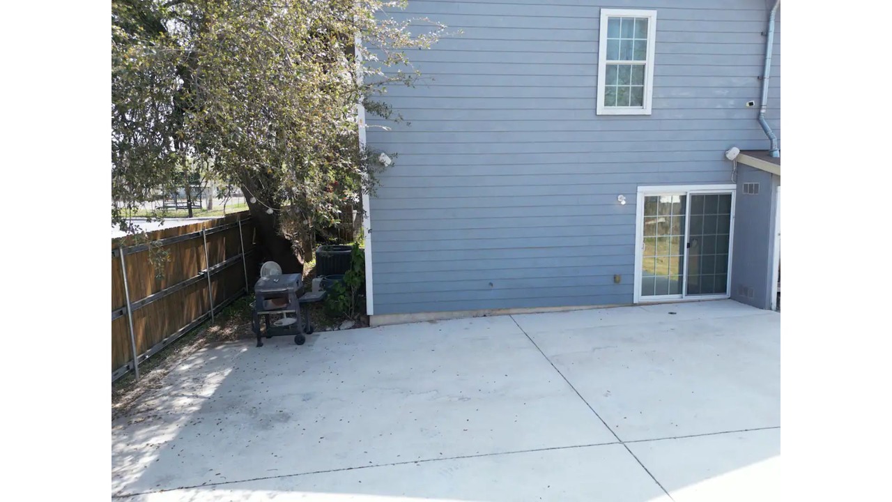 Photo of Patio Balcony in Harlandale