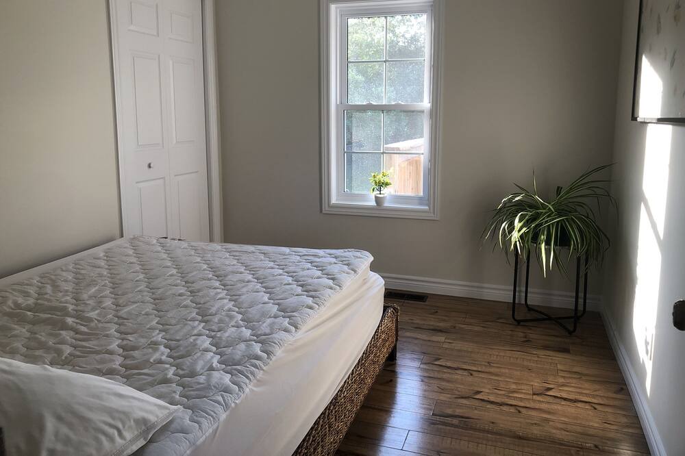 Photo of Bedroom in Youngs Point