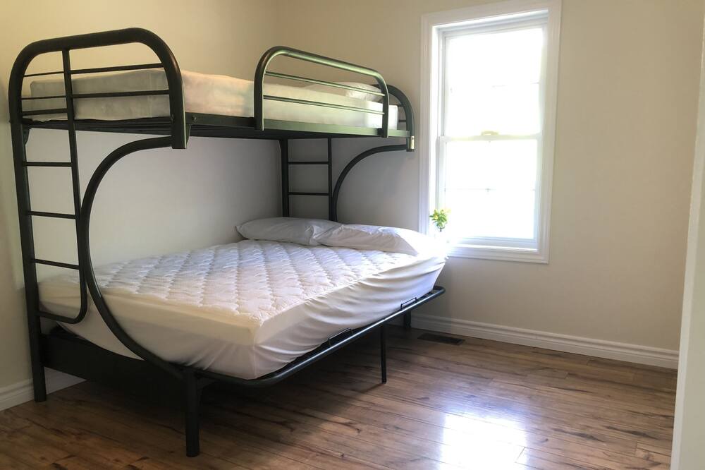 Photo of Bedroom in Youngs Point