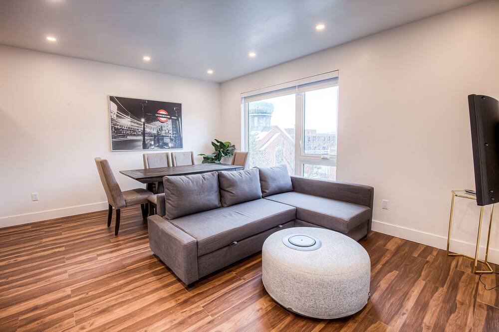 Photo of Livingroom in Pointe-Saint-Charles