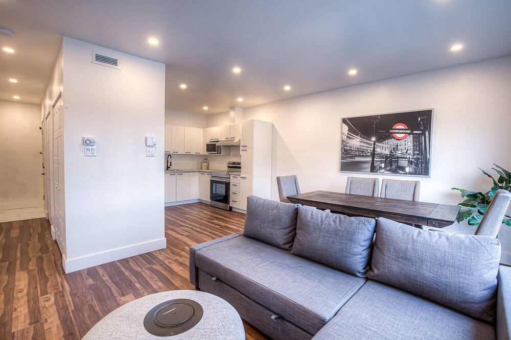 Photo of Livingroom in Pointe-Saint-Charles