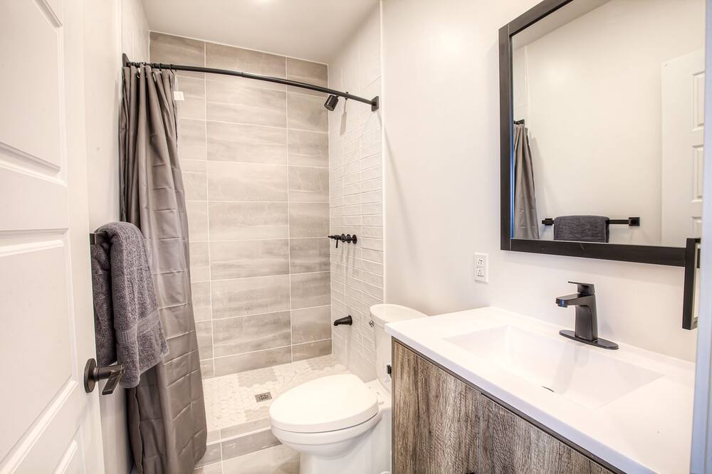 Photo of Bathroom in Pointe-Saint-Charles