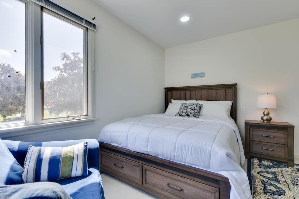 Photo of Bedroom in Williamsville