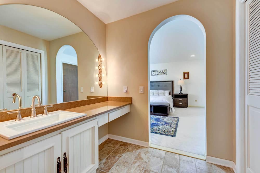 Photo of Bathroom in Williamsville