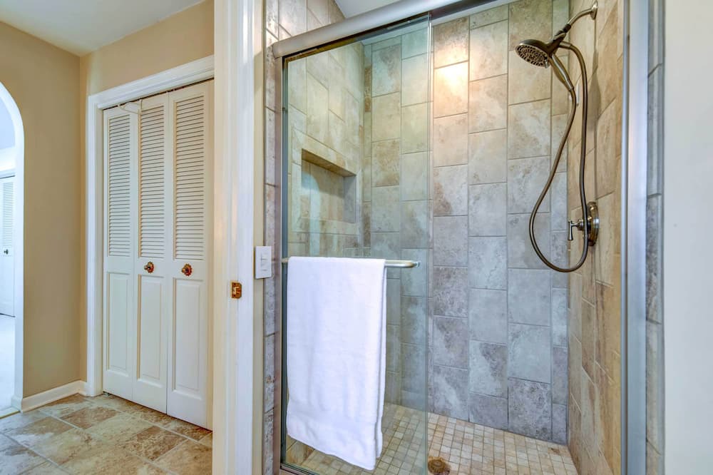 Photo of Bathroom in Williamsville