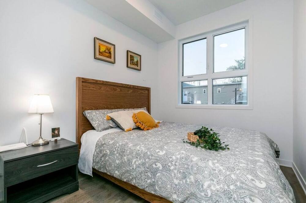 Photo of Bedroom in Longueuil