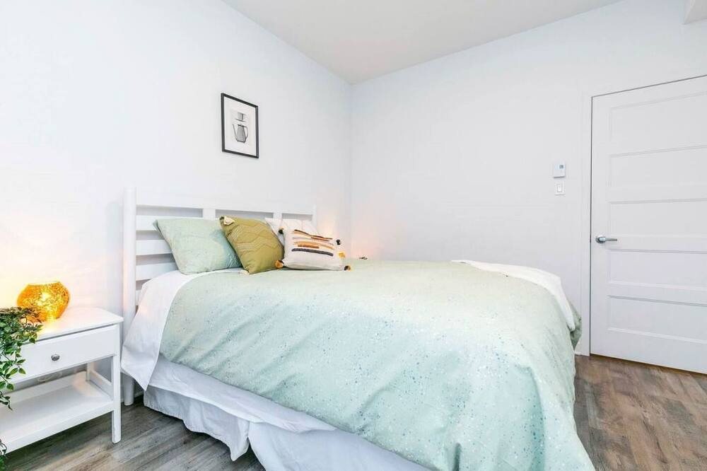 Photo of Bedroom in Longueuil