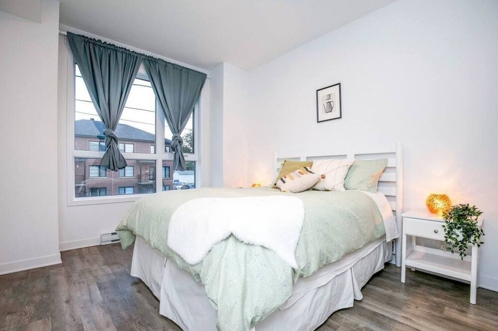 Photo of Bedroom in Longueuil