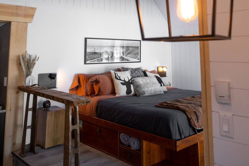 Photo of Bedroom in Frontenac