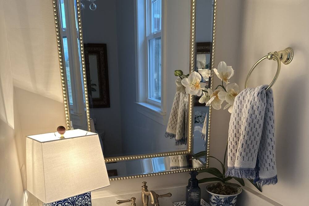 Photo of Bathroom in Washington