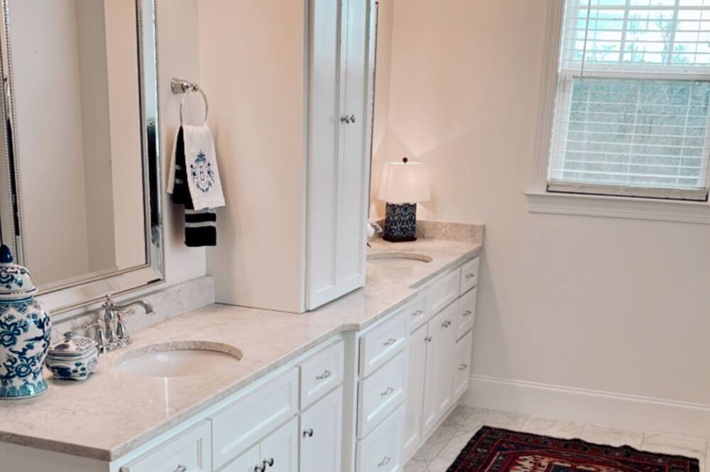 Photo of Bathroom in Washington