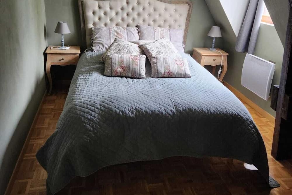 Photo of Bedroom in Fontaine-la-Louvet