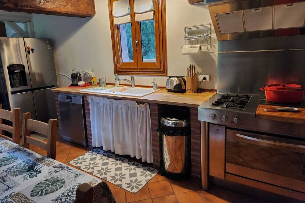 Photo of Kitchen in Fontaine-la-Louvet