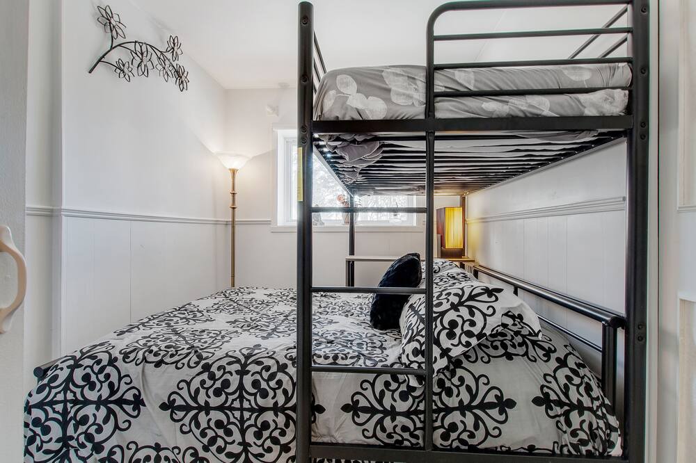 Photo of Bedroom in Sainte-Ann-des-Lacs