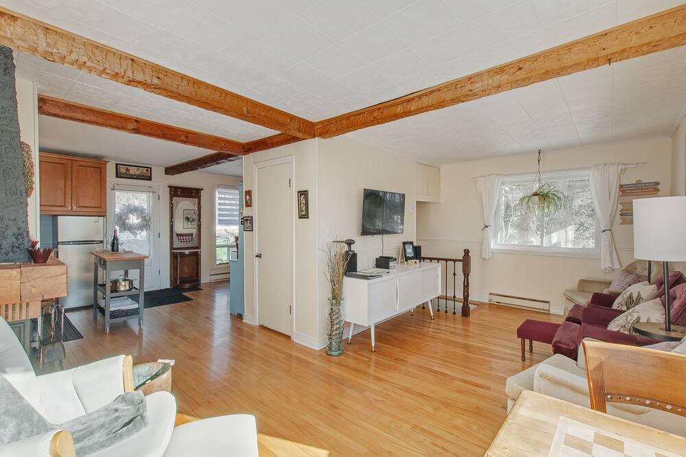 Photo of Livingroom in Sainte-Ann-des-Lacs