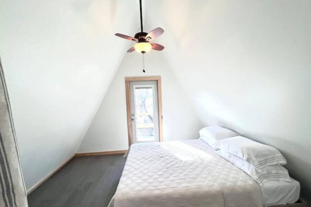 Photo of Bedroom in Hoyt