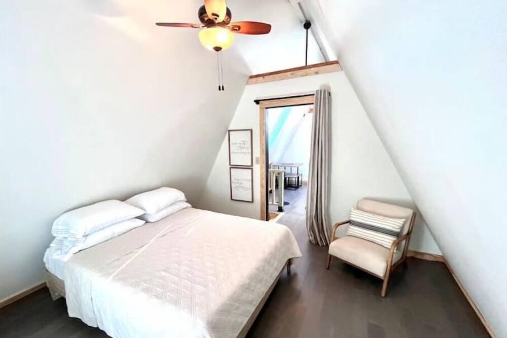 Photo of Bedroom in Hoyt