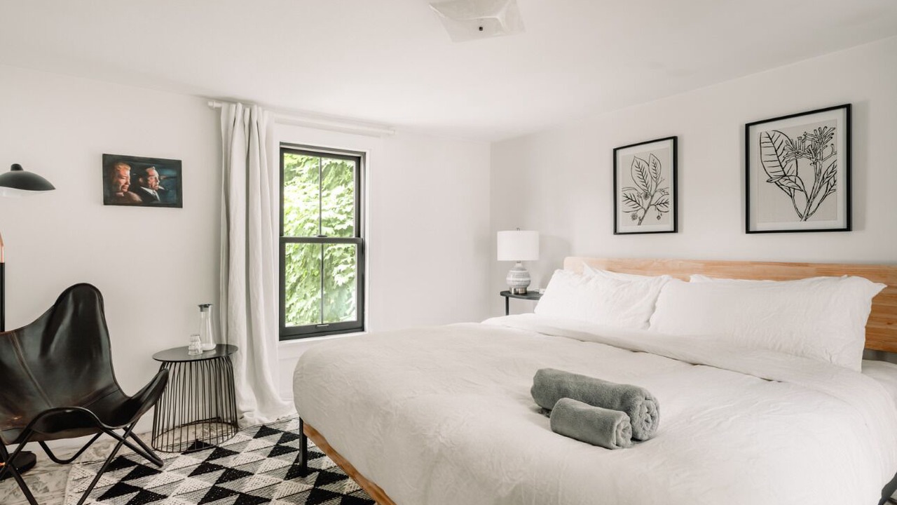 Photo of Bedroom in Roscoe