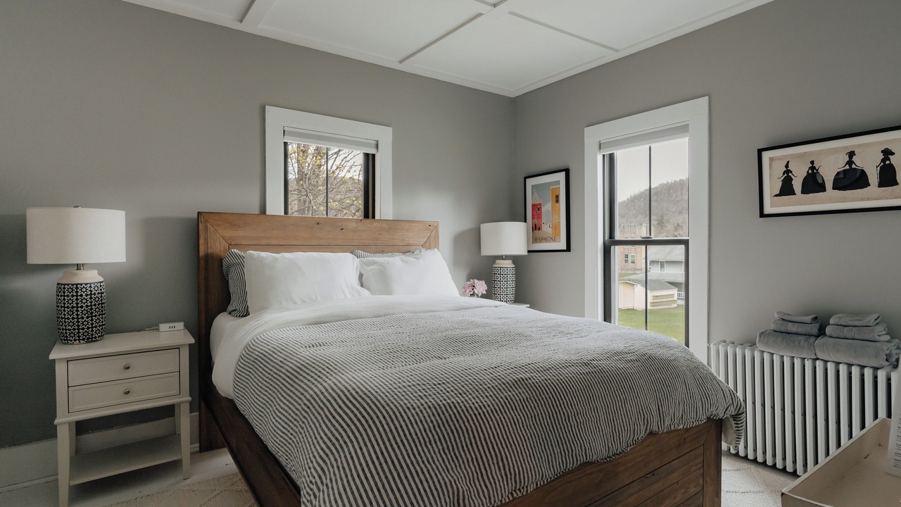 Photo of Bedroom in Roscoe