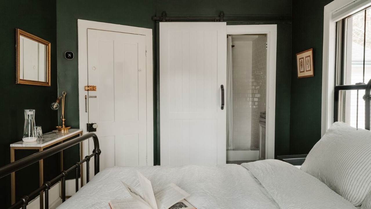 Photo of Bedroom in Roscoe