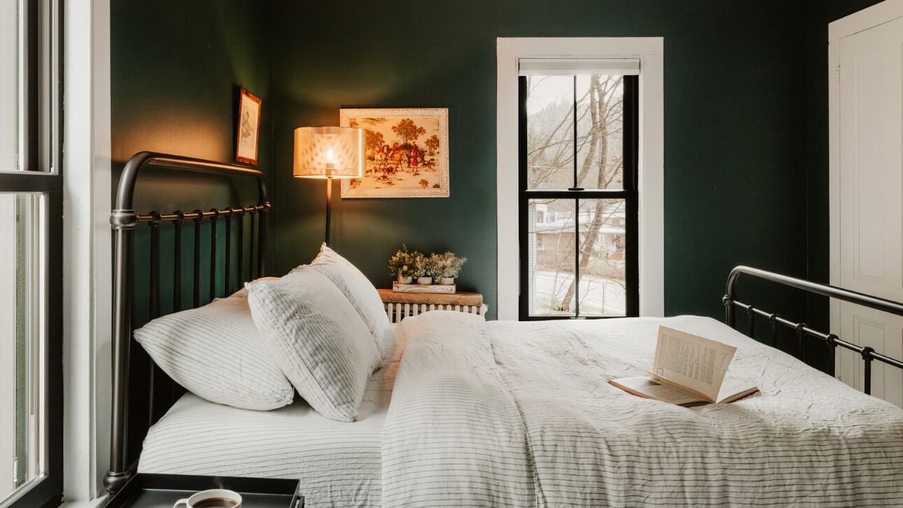 Photo of Bedroom in Roscoe