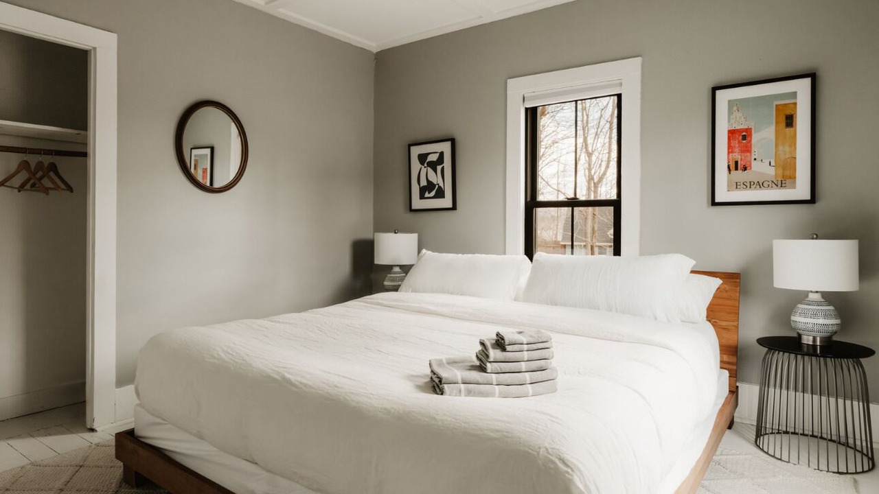 Photo of Bedroom in Roscoe