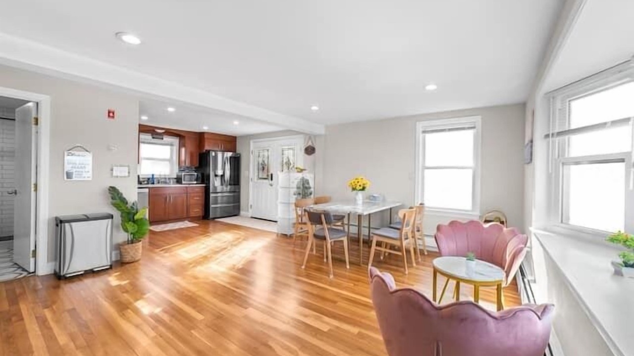 Photo of Livingroom in Piety Corner