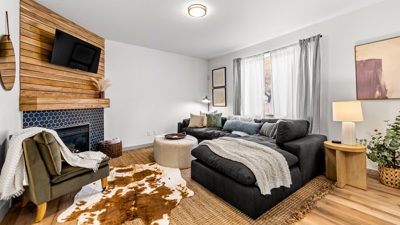 Photo of Livingroom in Pleasant Valley