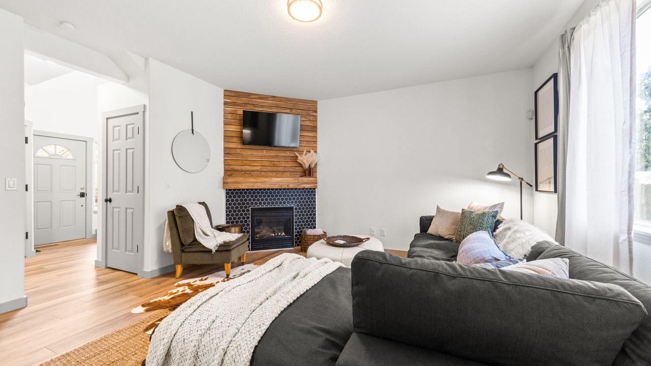 Photo of Livingroom in Pleasant Valley