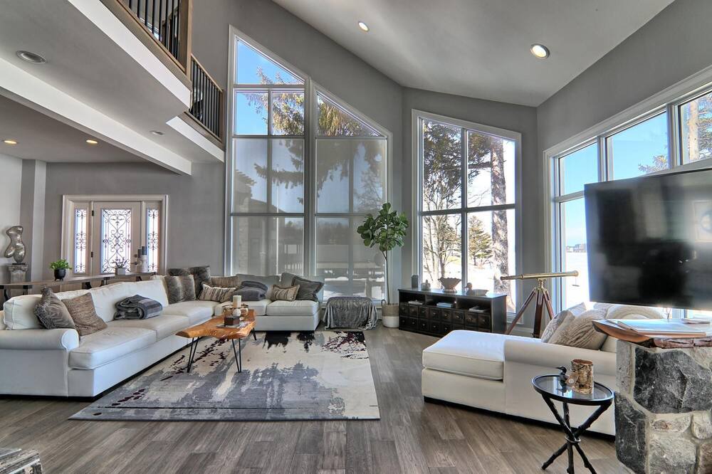 Photo of Livingroom in Barrie