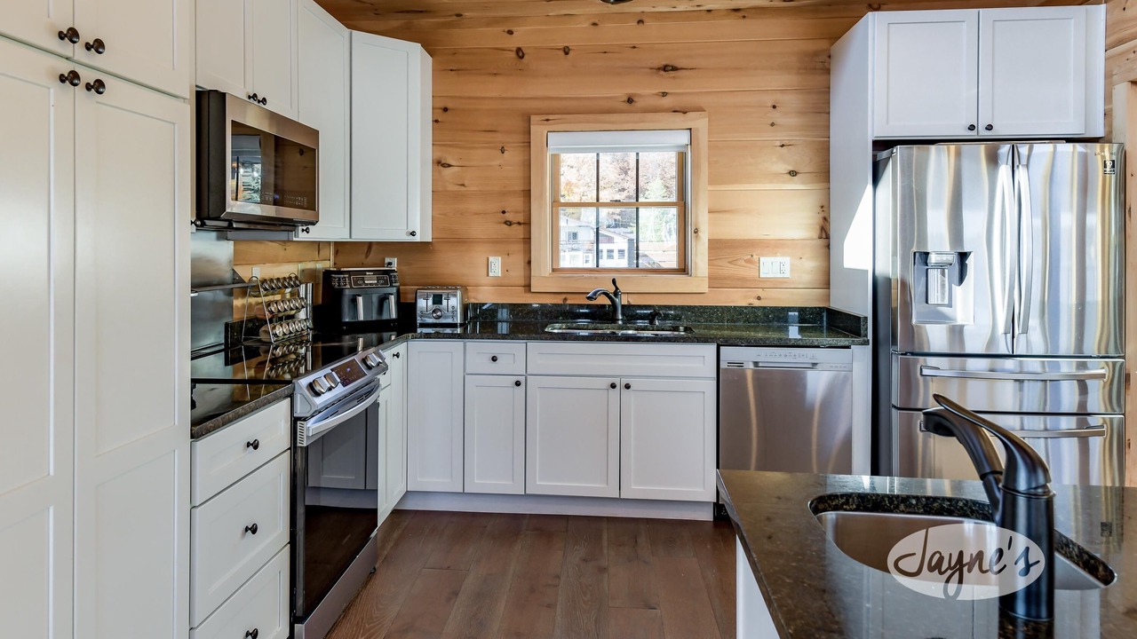 Photo of Kitchen in Penetanguishene