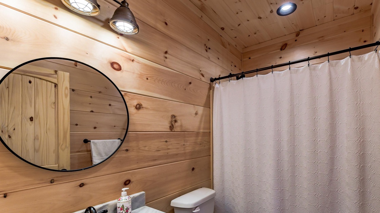 Photo of Bathroom in Penetanguishene