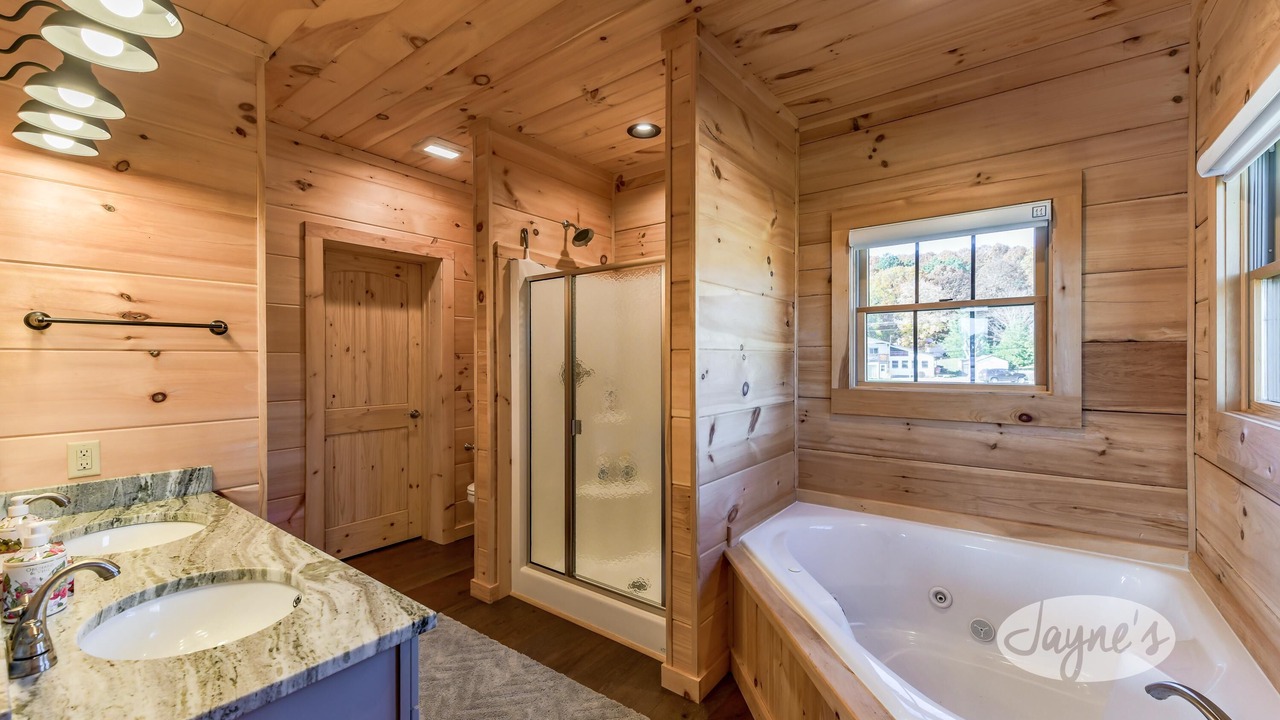 Photo of Bathroom in Penetanguishene