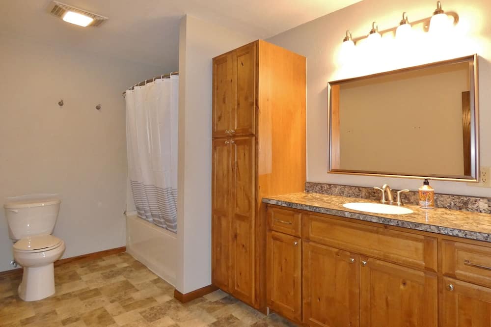 Photo of Bathroom in Pella