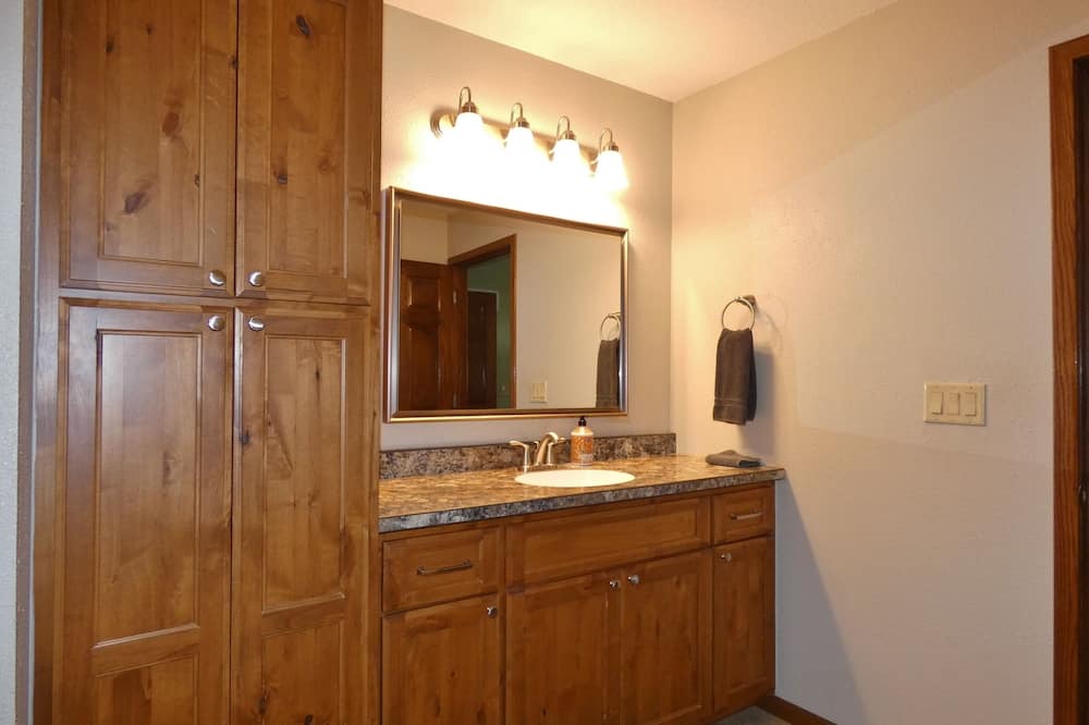 Photo of Bathroom in Pella