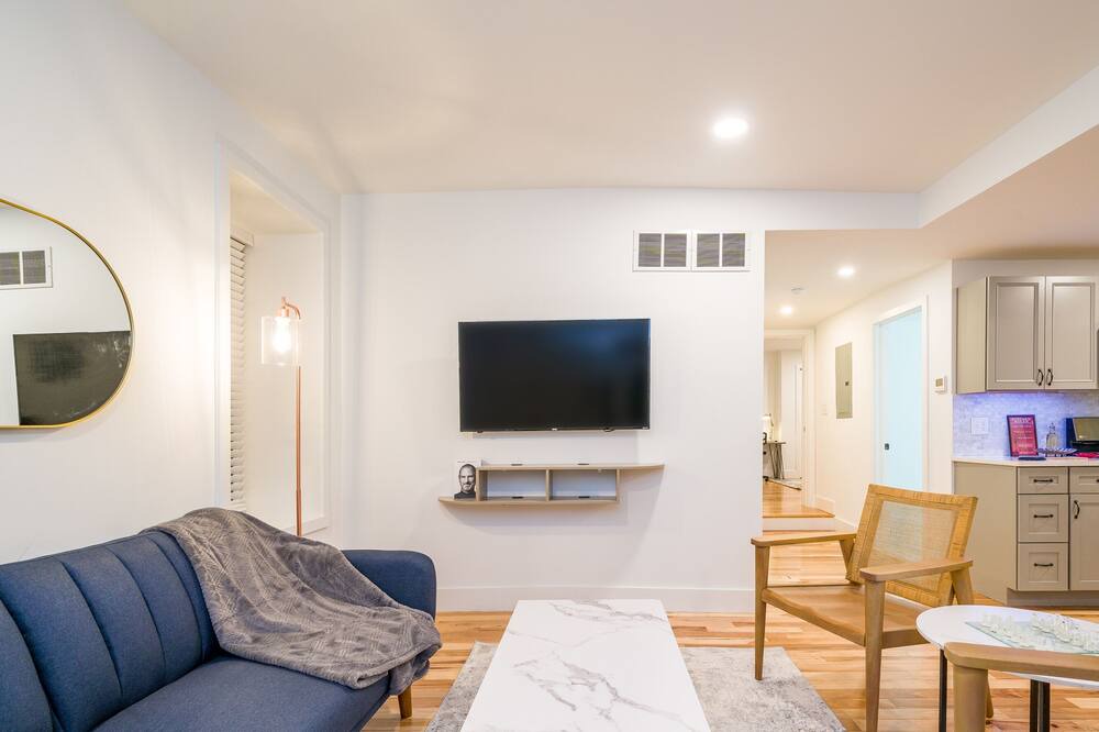 Photo of Livingroom in Corn Hill