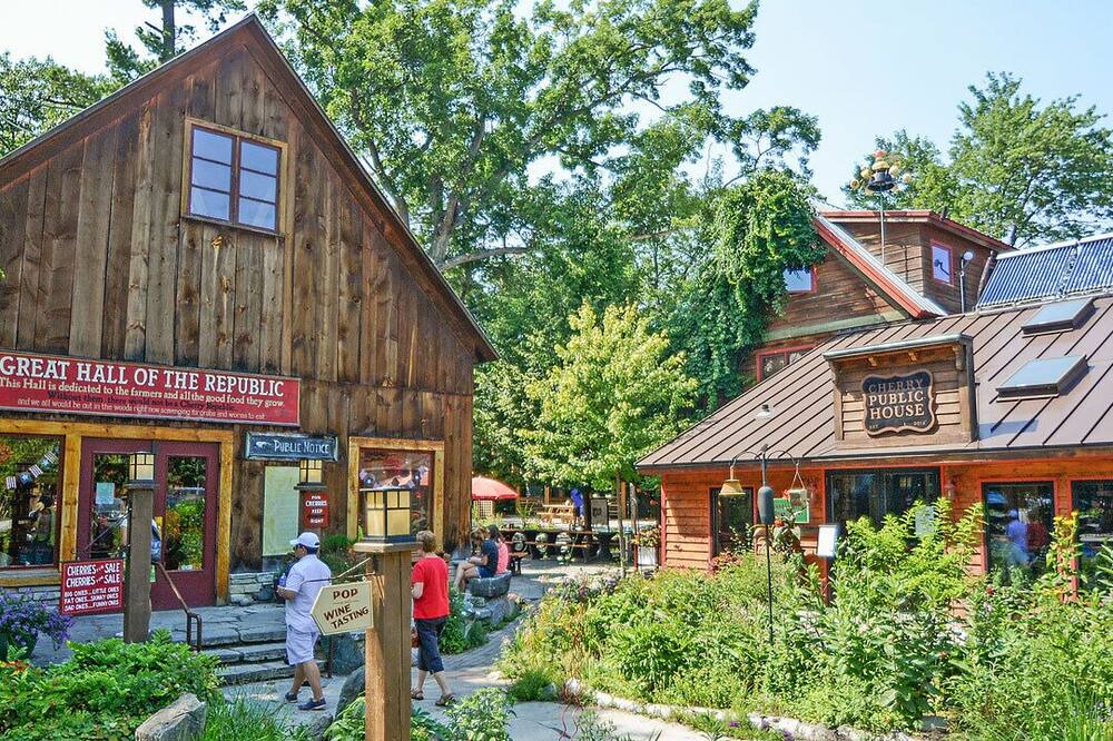 Photo of Outdoor in Maple City