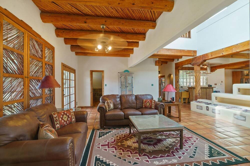 Photo of Livingroom in Alamedan Valley