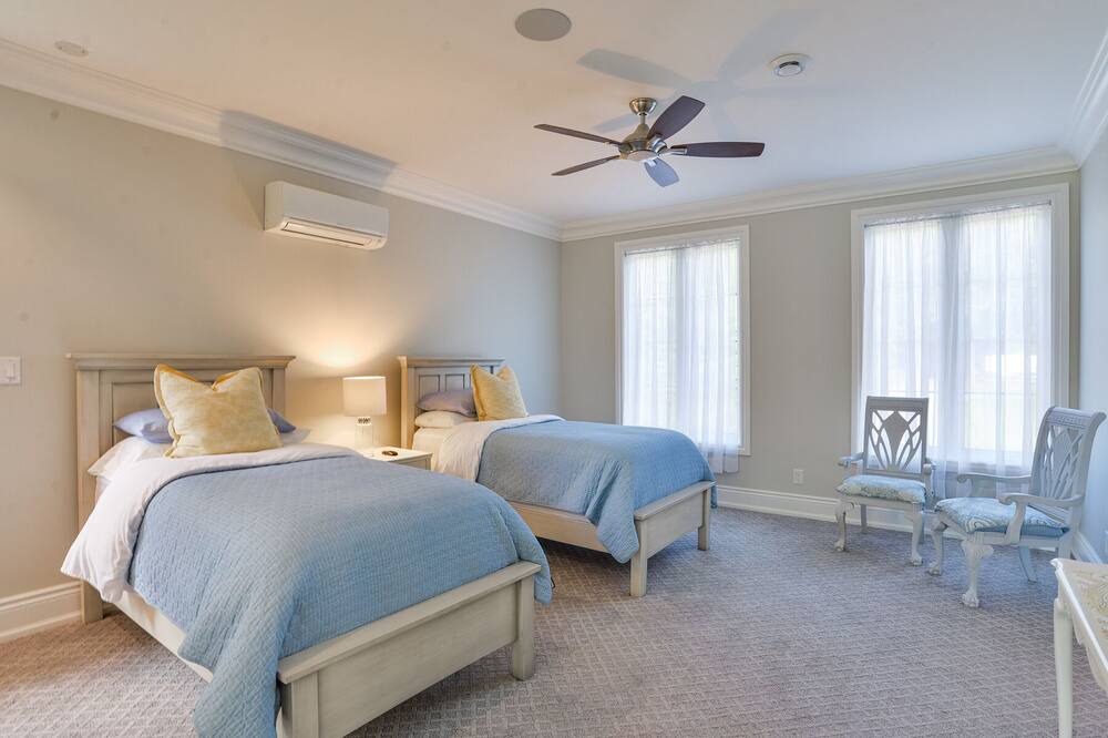 Photo of Bedroom in Rosseau