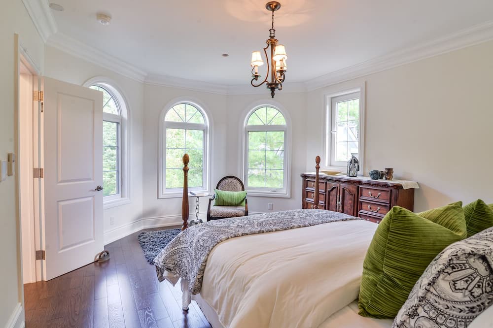 Photo of Bedroom in Rosseau