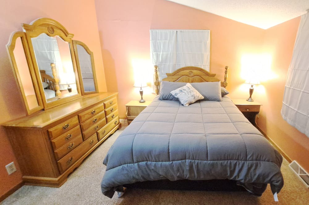 Photo of Bedroom in Forest City